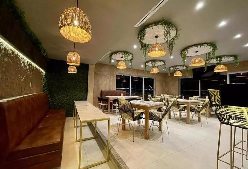 Hotelli Provincia Plaza