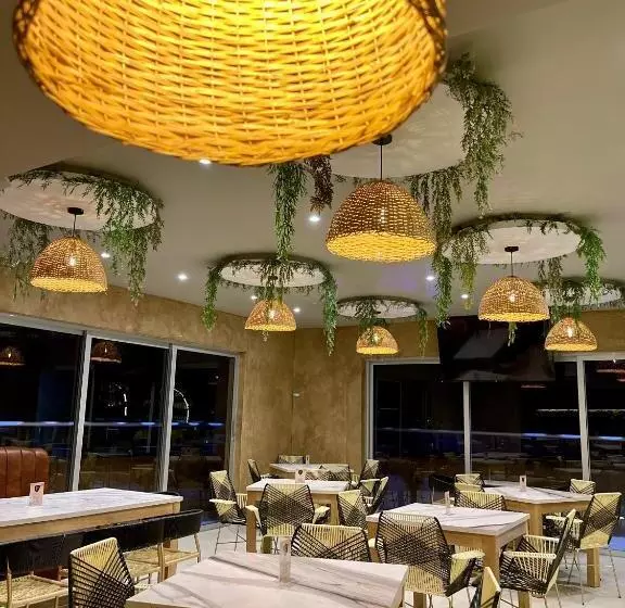 Hotelli Provincia Plaza