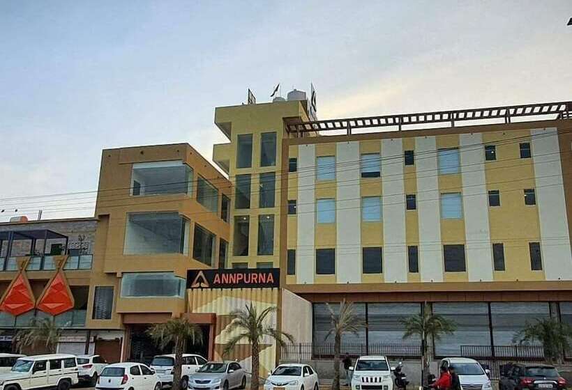 Отель Annpurna Regency