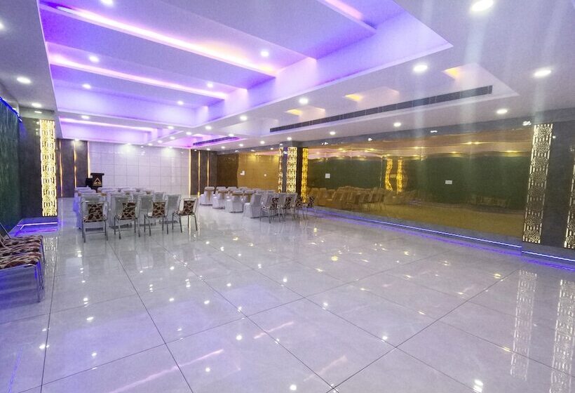 Отель Annpurna Regency