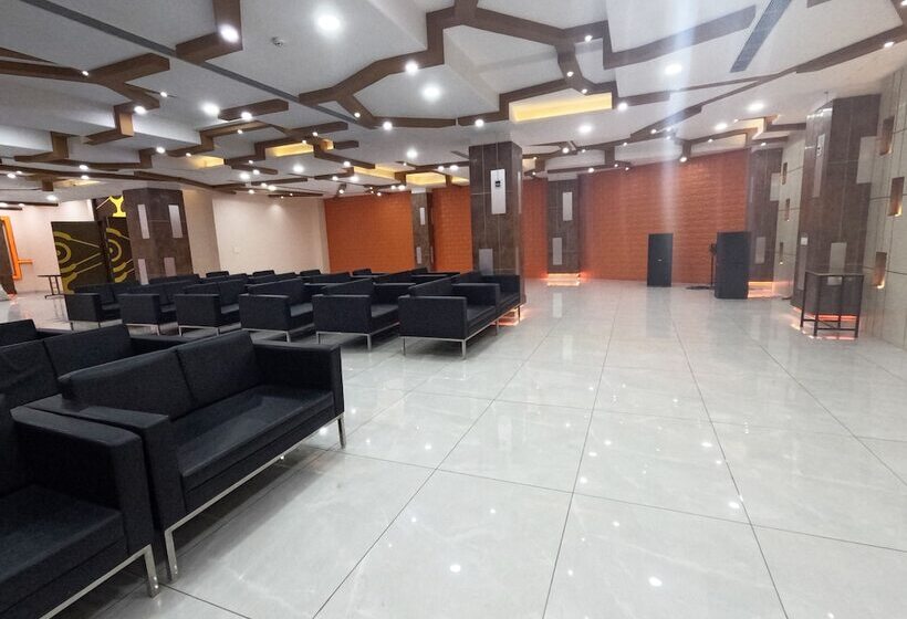 Отель Annpurna Regency