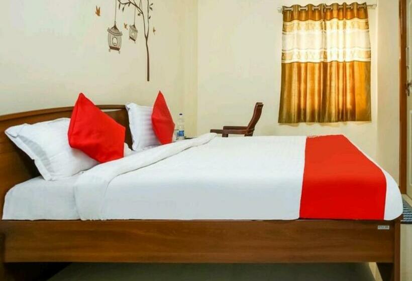 فندق Nandas Grand