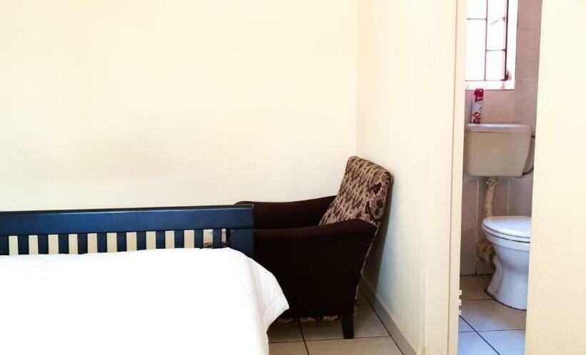 Pension Borokoroko Guest House