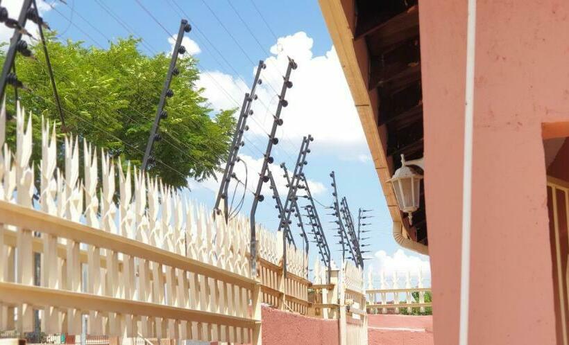 Pension Borokoroko Guest House