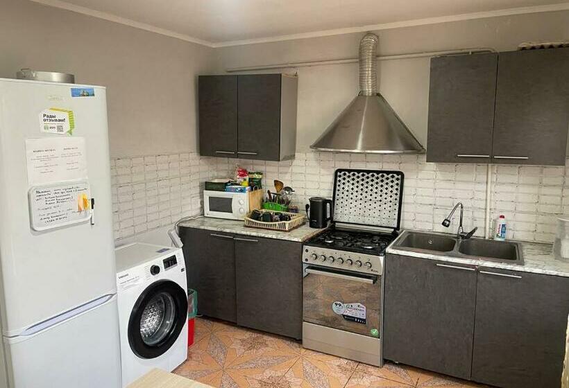 هاستل Bishkek Backpackers