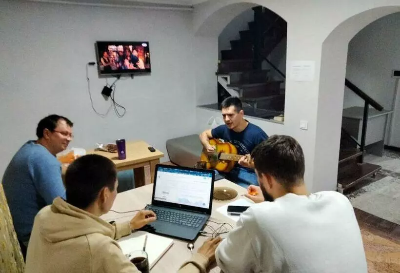 هاستل Bishkek Backpackers