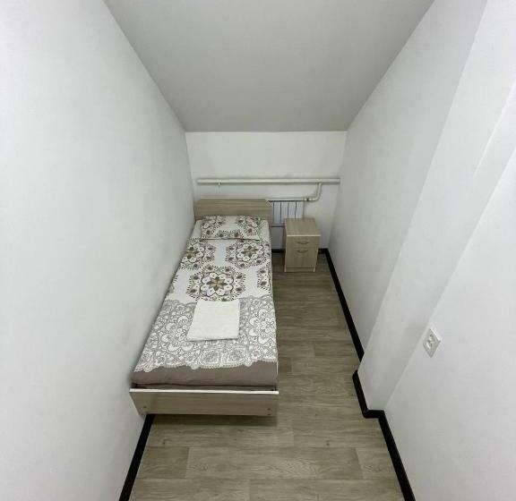 هاستل Bishkek Backpackers