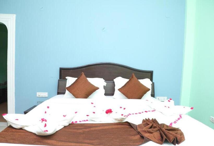 בית מלון כפרי Drona Palace By Sr Leisure Inn