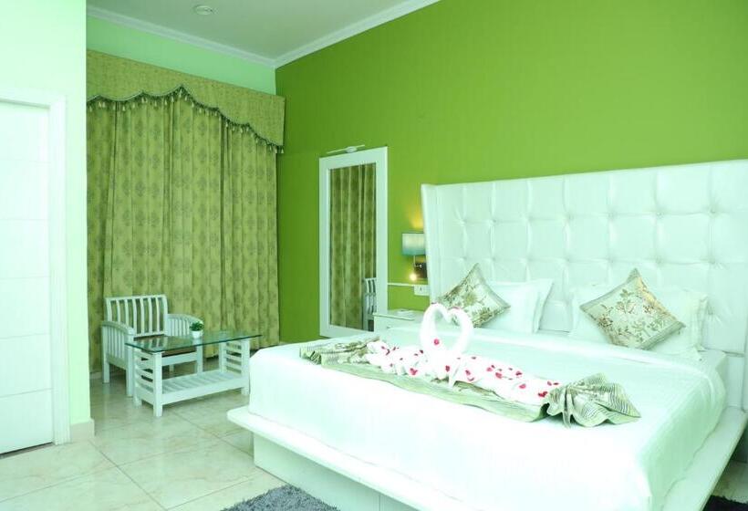 בית מלון כפרי Drona Palace By Sr Leisure Inn