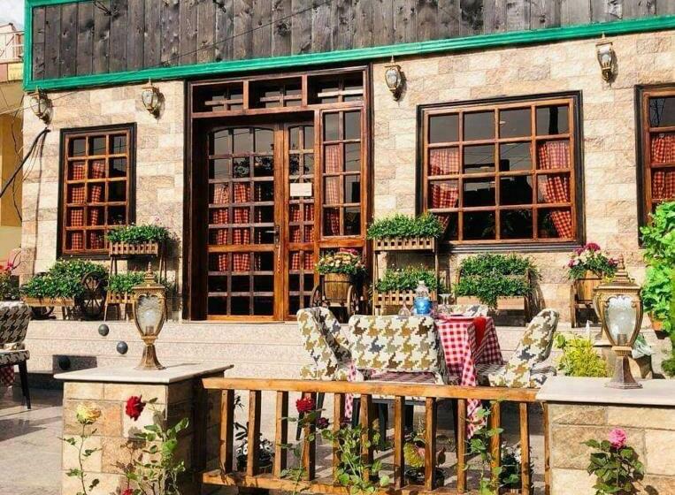 هتل Italian House