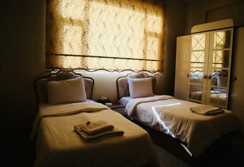 هتل Italian House