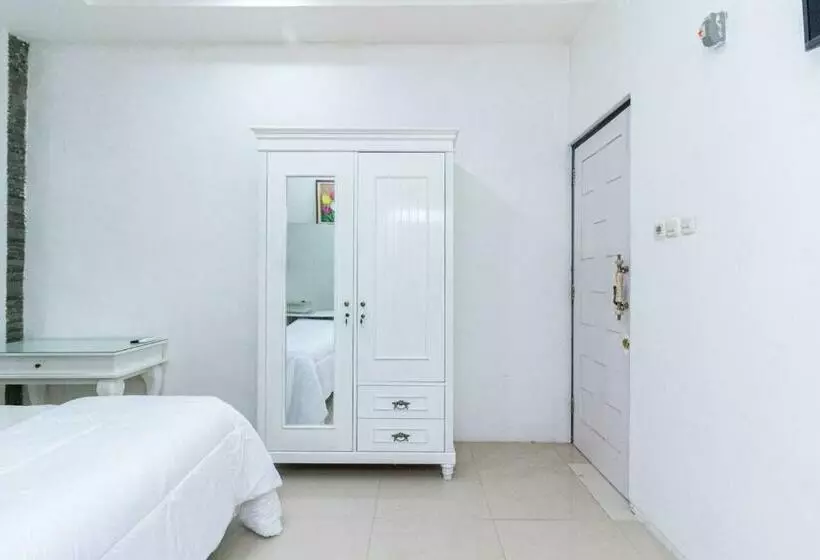 هتل Urbanview Daniela Jambi By Reddoorz