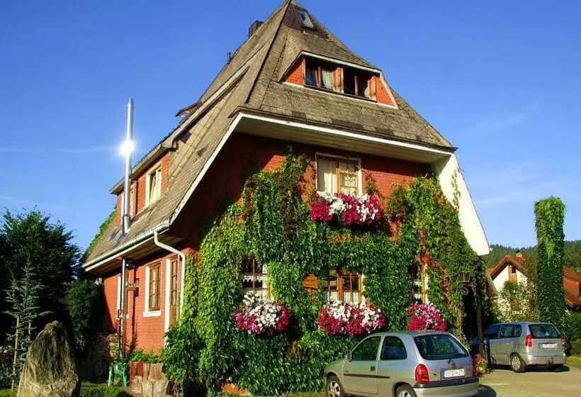 Majatalo Haus Am Tannenhain