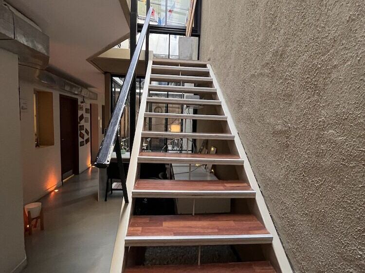 پانسیون Lounge Ba