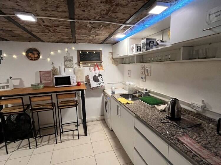 پانسیون Lounge Ba