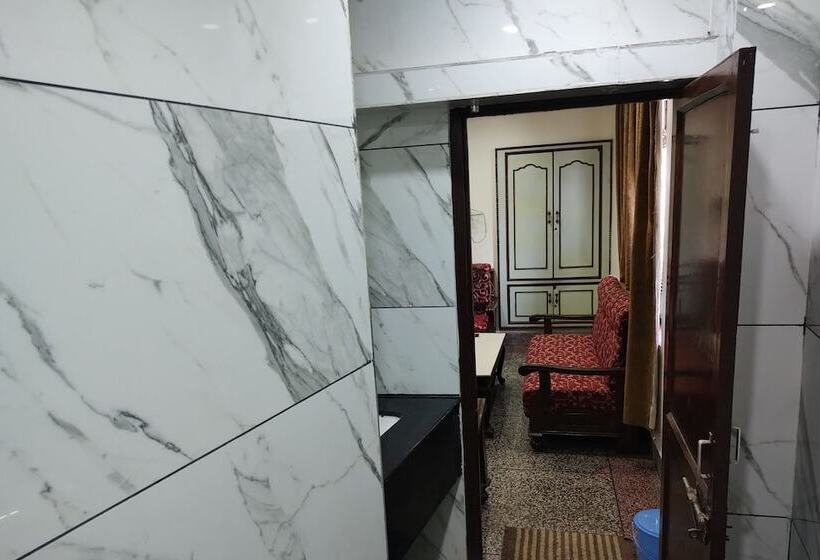 בית מלון כפרי Samrat