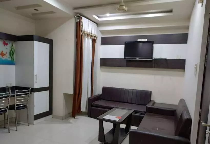 ホテル Samrat