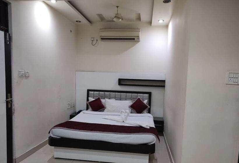 בית מלון כפרי Samrat