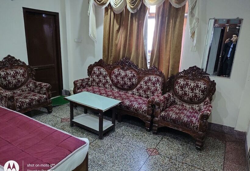 בית מלון כפרי Samrat