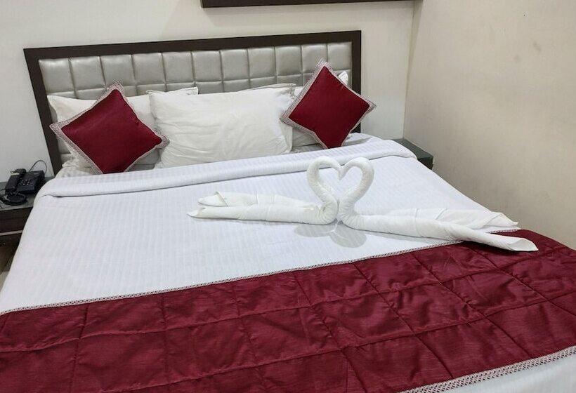 בית מלון כפרי Samrat