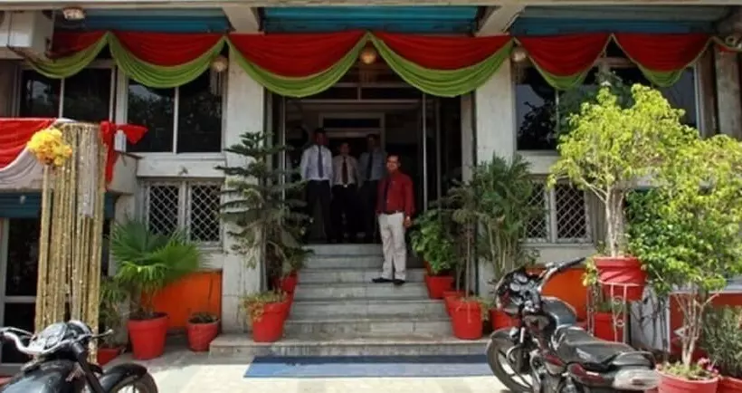 ホテル Samrat