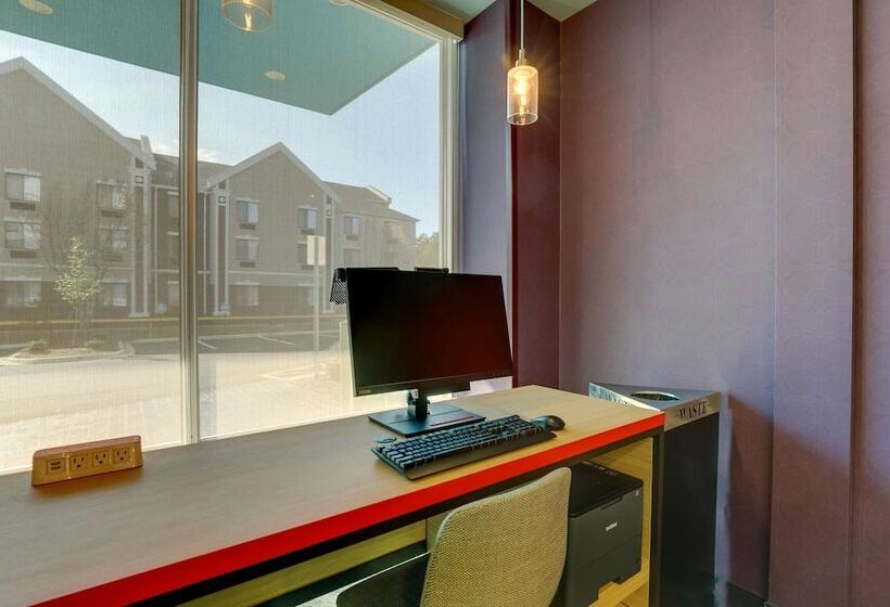 Отель Tru By Hilton Smithfield I95