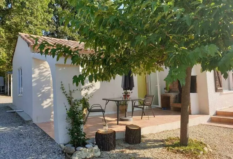 Majatalo Sous Les Chênes