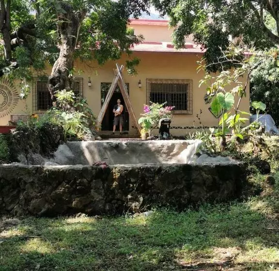 ユースホステル Hostal Tribu Malinalco