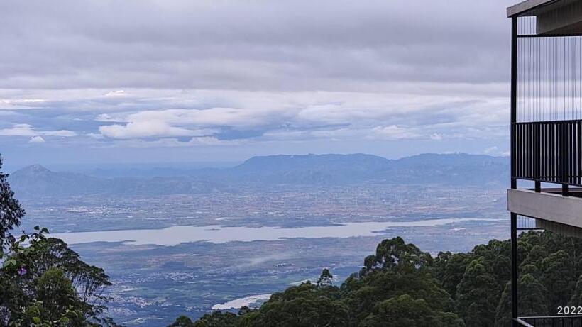 تختخواب و صبحانه Cloud Walk