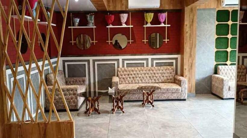 هتل Adiraj Residency