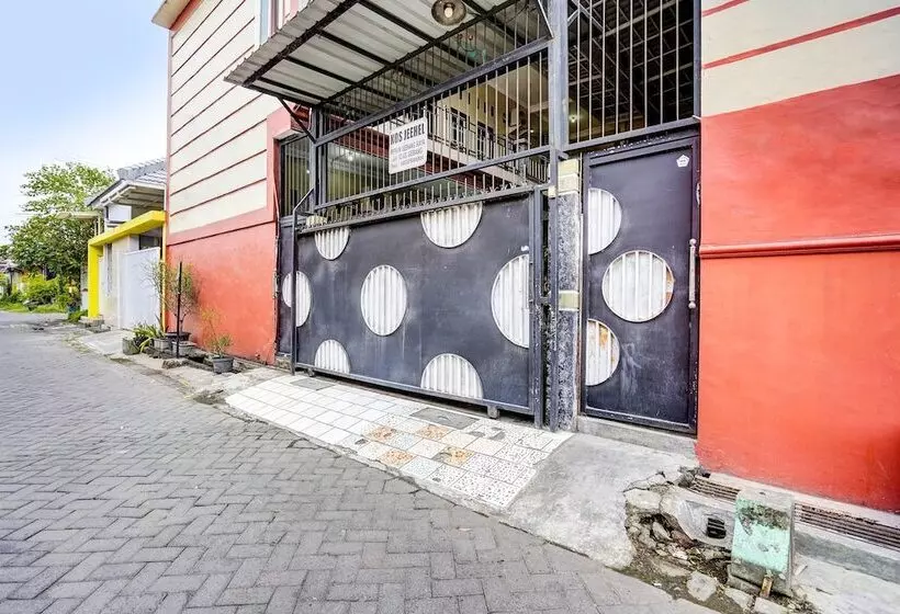 Hotelli Oyo 91795 Kos Jeehel Syariah