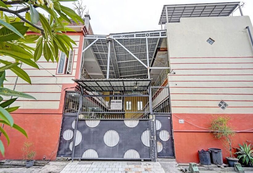 Hotelli Oyo 91795 Kos Jeehel Syariah