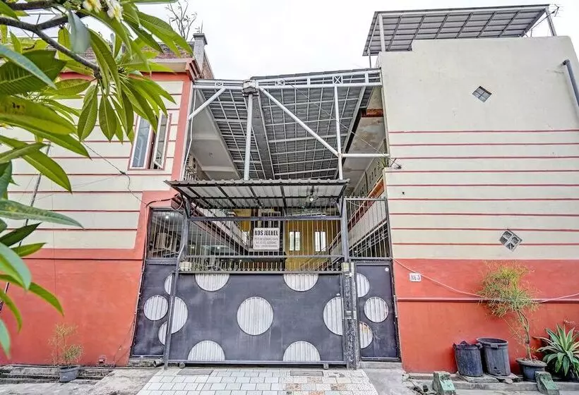 Hotelli Oyo 91795 Kos Jeehel Syariah