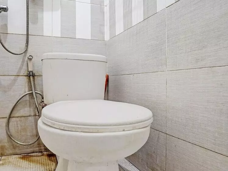 Hotelli Oyo 91795 Kos Jeehel Syariah