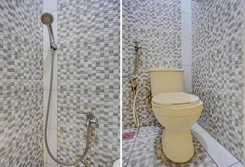 Hotelli Oyo 91795 Kos Jeehel Syariah