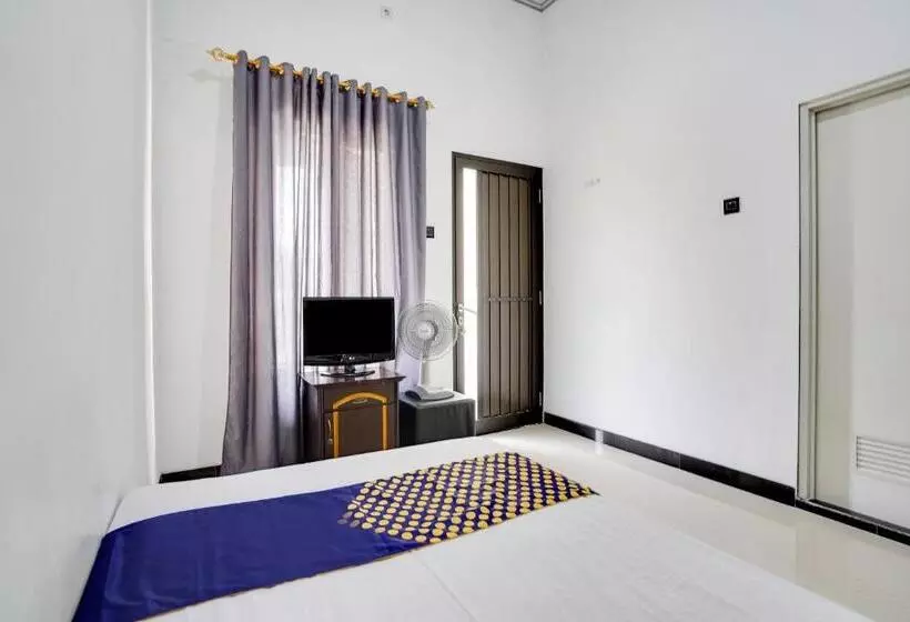 Hotel Spot On 91745 Rumah Kost Gresik Syariah