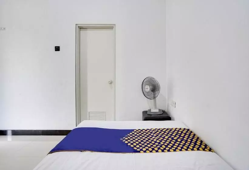 Hotel Spot On 91745 Rumah Kost Gresik Syariah