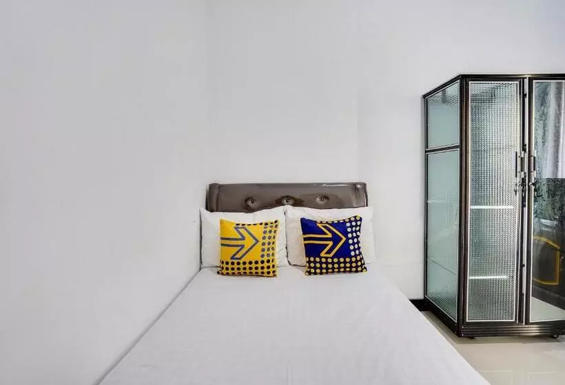 Hotel Spot On 91745 Rumah Kost Gresik Syariah