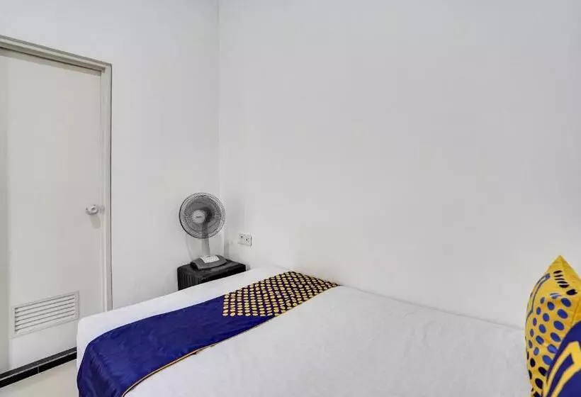 Hotel Spot On 91745 Rumah Kost Gresik Syariah