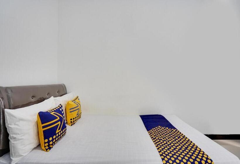 Отель Spot On 91745 Rumah Kost Gresik Syariah