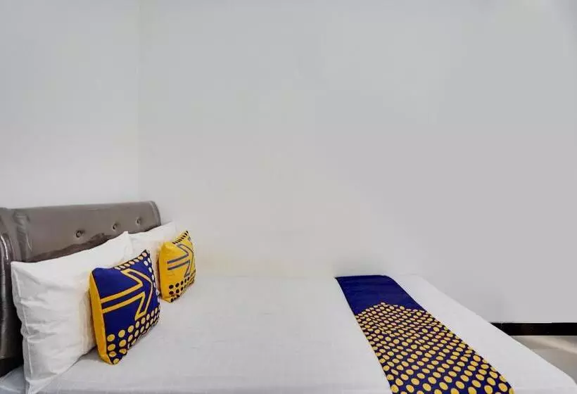 Hotel Spot On 91745 Rumah Kost Gresik Syariah