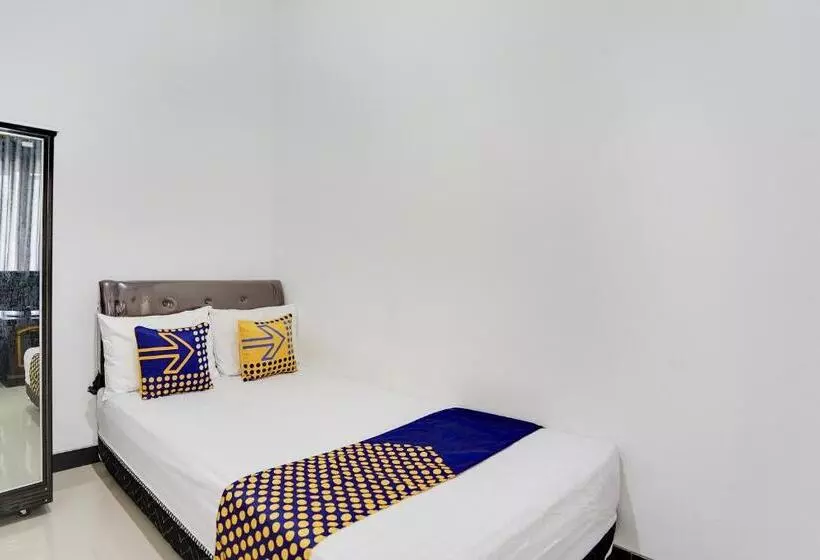 Hotel Spot On 91745 Rumah Kost Gresik Syariah