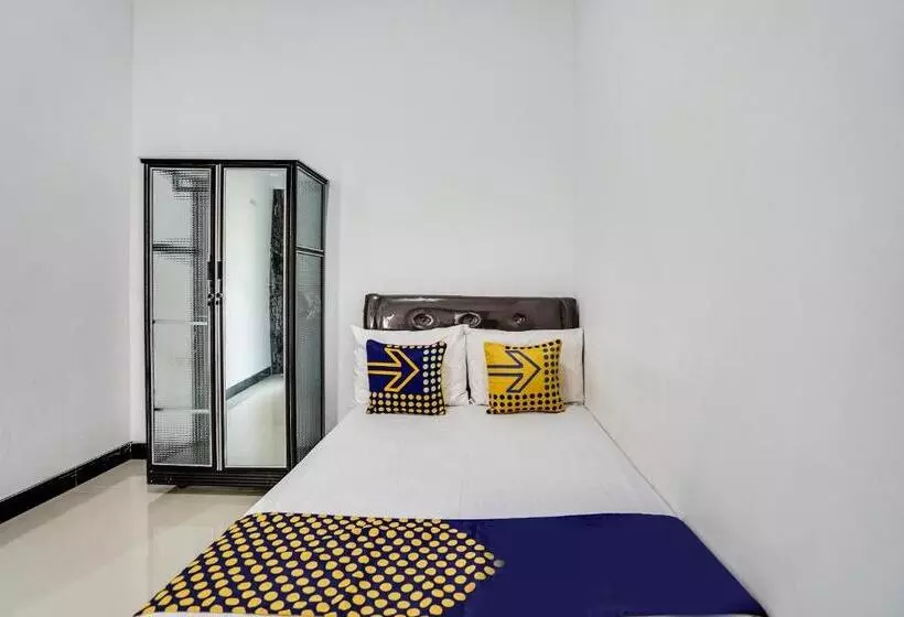 Hotel Spot On 91745 Rumah Kost Gresik Syariah