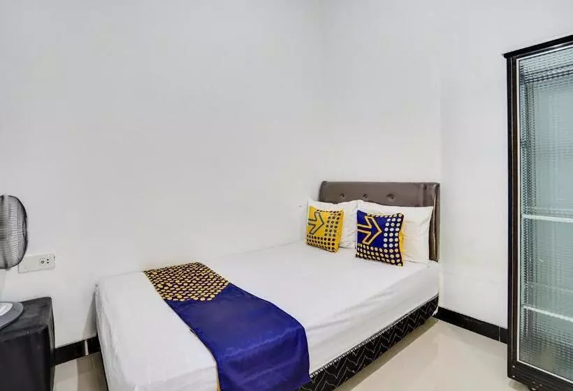 Hotel Spot On 91745 Rumah Kost Gresik Syariah