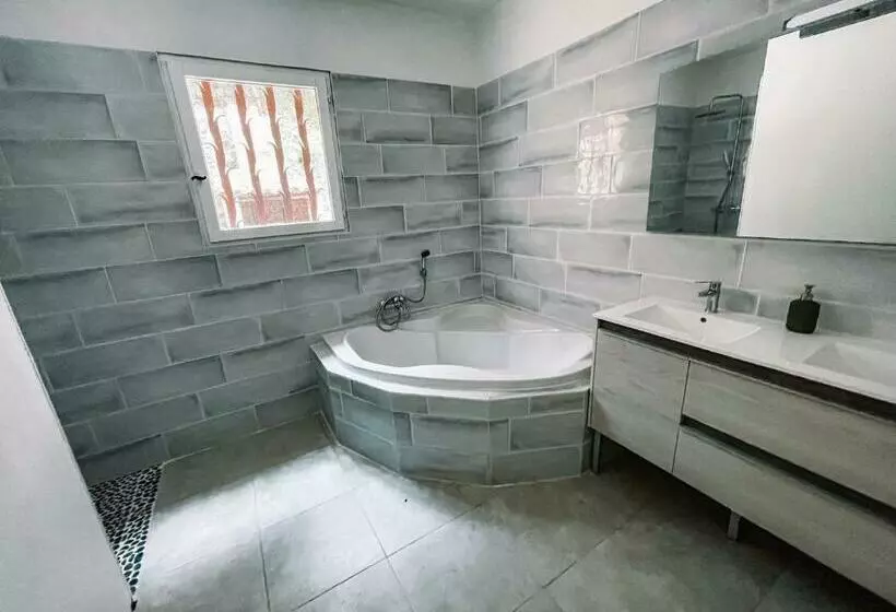 ペンション Demeure Du Dragon 5 Chambres Piscine  10 Lits   Personnes