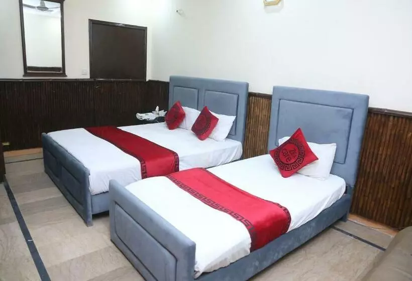 هتل Zea Care Johar Town Lahore