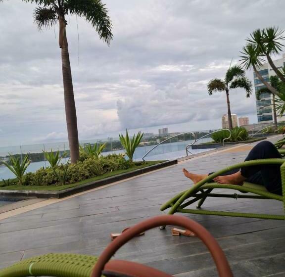 Mactan 8newtown Boulevard