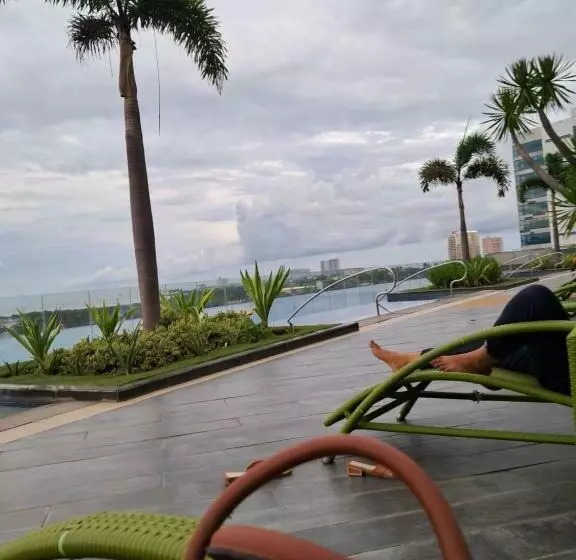 Mactan 8newtown Boulevard