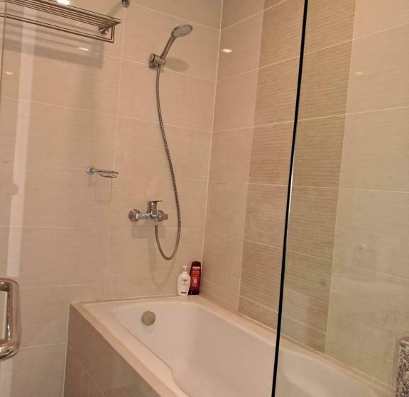 Mactan 8newtown Boulevard