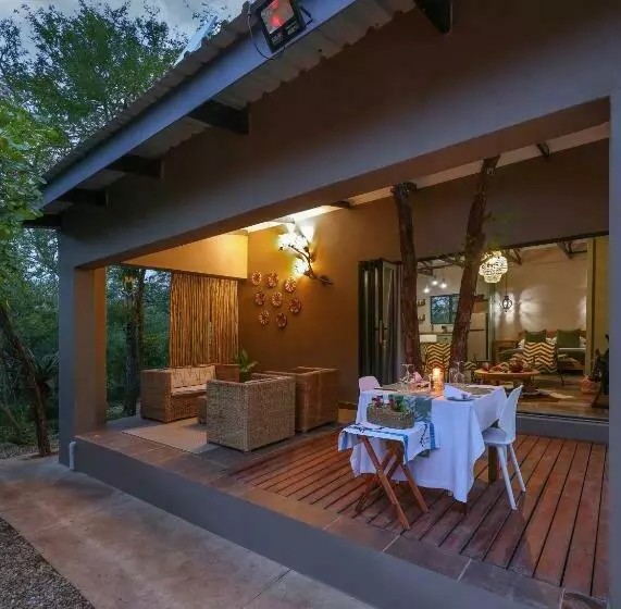 ベッドアンドブレックファースト Grace Of Africa, Couples 5 Star Nature Lodge